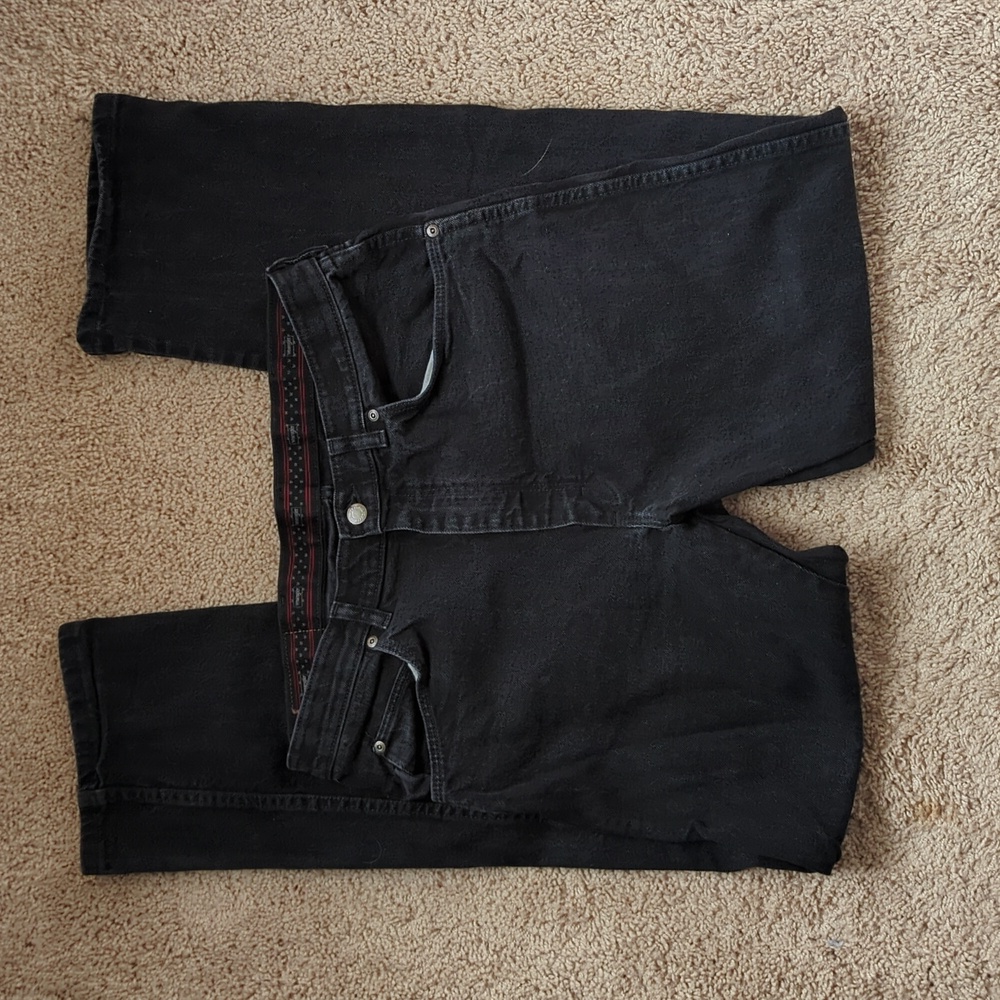 Men's Wrangler Authentic Jeans size 34x32 Black